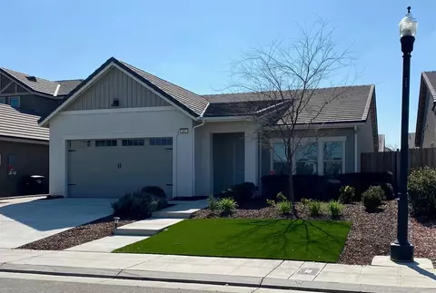 602 Expedition Way, Madera, CA 93636