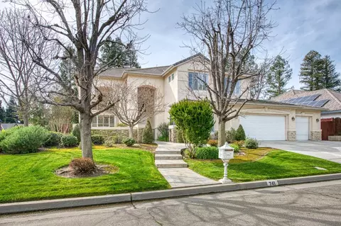 741 E Lawnbrook Dr, Fresno, CA 93720