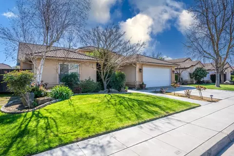 3728 Via Capitola, Madera, CA 93637
