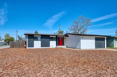 105 Dennis Dr, Clovis, CA 93612