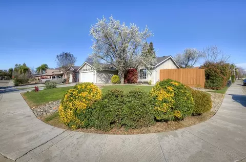1312 S Anthony St, Visalia, CA 93277