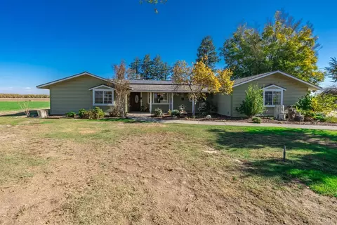 9639 14th Ave, Hanford, CA 93230