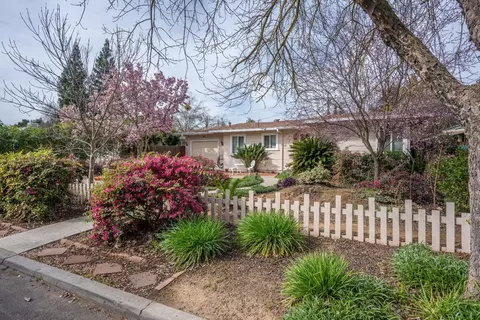 4691 N Vagedes Ave, Fresno, CA 93705