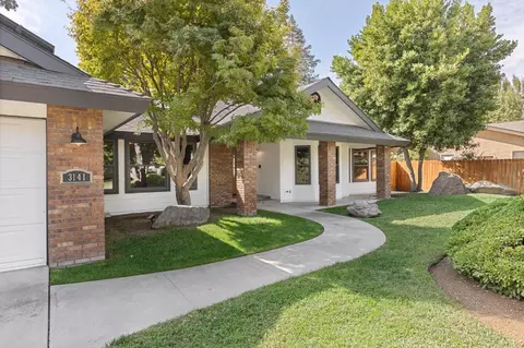 3141 E Grove Ave, Visalia, CA 93292 photo 1