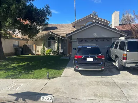 8823 N Barton Ave, Fresno, CA 93720