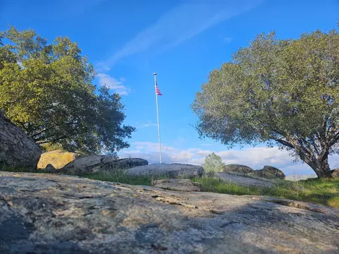 40 Sierra Oaks Ln, Friant, CA 93626