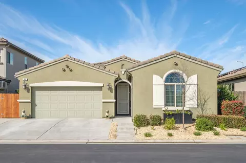 966 Lindsay Ln, Clovis, CA 93619