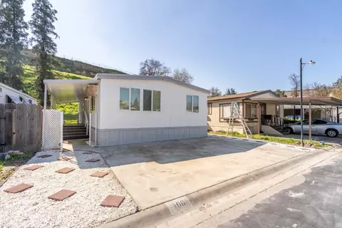 9360 N Blackstone Ave #100, Fresno, CA 93720