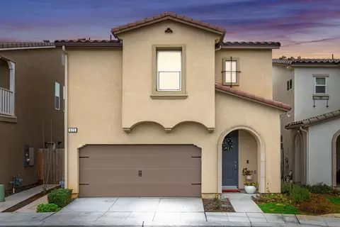 675 N Cattail Ct, Fresno, CA 93727