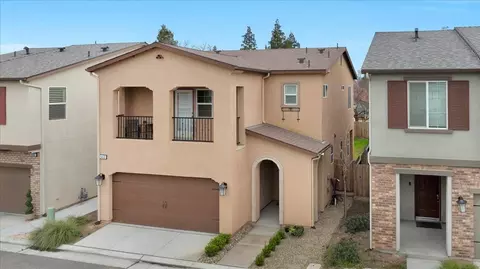 5410 W Santa Cruz Way, Fresno, CA 93722