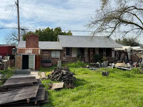 4516 E Balch Ave, Fresno, CA 93702