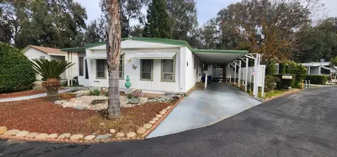 1300 W Olson Ave #17, Reedley, CA 93654