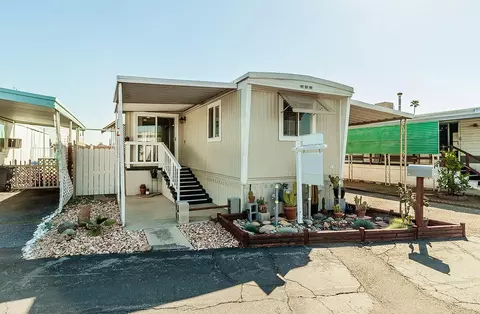 1724 Minnewawa Ave #123, Clovis, CA 93612