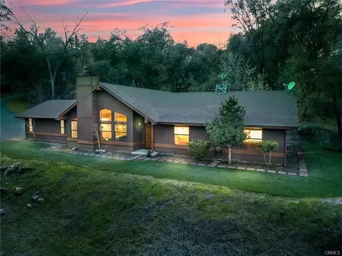 39365 Forest Park Ln, Oakhurst, CA 93644