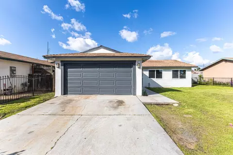 4719 E Garrett Ave, Fresno, CA 93725