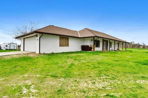 17308 Karen Rd, Madera, CA 93636