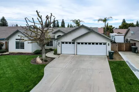 3824 E Stapp Ct, Visalia, CA 93292