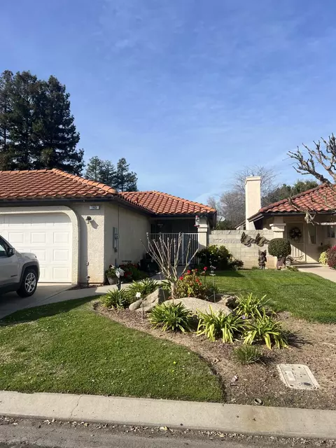 163 Crown Ln, Madera, CA 93637