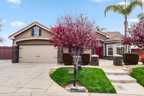 10617 E Greys Creek Ct, Clovis, CA 93619