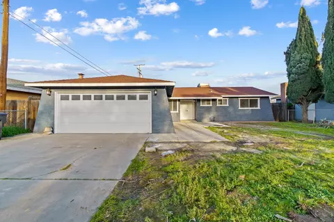 2932 S Linwood St, Visalia, CA 93277