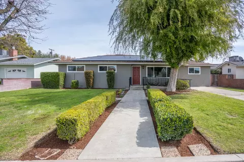 2516 17th Ave, Kingsburg, CA 93631