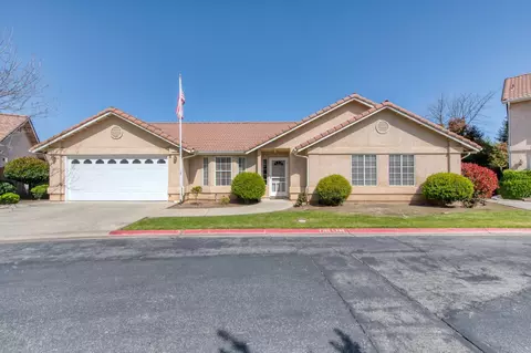 7155 N Whitney Ave, Fresno, CA 93720