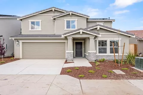 6692 E Mckenzie Ave, Fresno, CA 93727