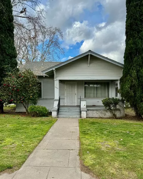 2050 Merced St, Selma, CA 93662
