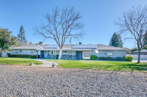 10293 Rolling Hills Dr, Madera, CA 93636