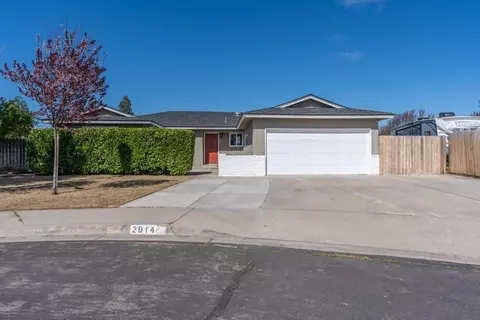 2914 Pierce Dr, Clovis, CA 93612