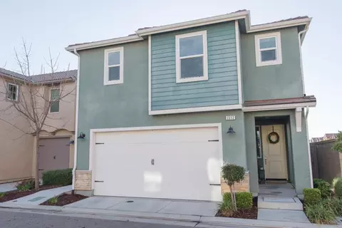 1512 Joy Dr, Clovis, CA 93619