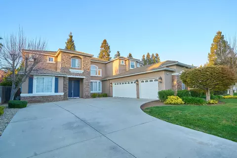 2421 Vermont Ave, Clovis, CA 93619