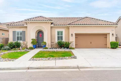 2910 Richmond Ave, Clovis, CA 93619