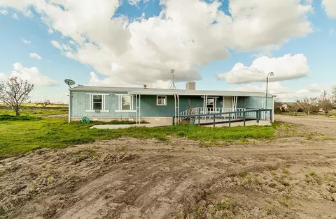 12286 E Rose Ave, Selma, CA 93662