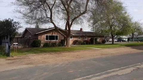 5349 E White Ave, Fresno, CA 93727
