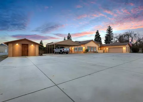 13715 E Nebraska Ave, Kingsburg, CA 93631