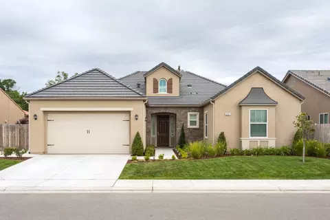 619 Blackwood Ave, Clovis, CA 93619