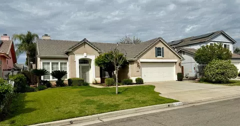 2244 E Kelso Ave, Fresno, CA 93720