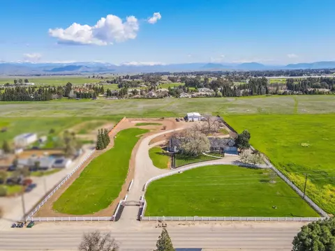 6850 N Mccall Ave, Clovis, CA 93619