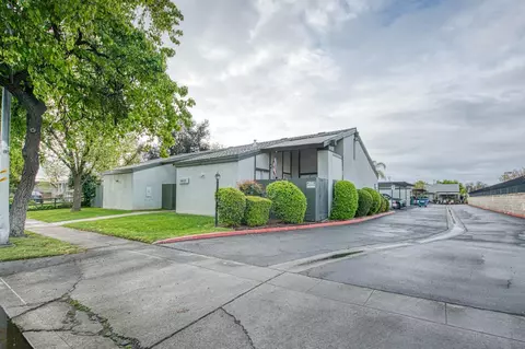 1611 W Shields Ave, Fresno, CA 93705