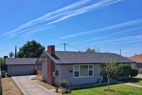 123 S Palm Dr, Dinuba, CA 93618