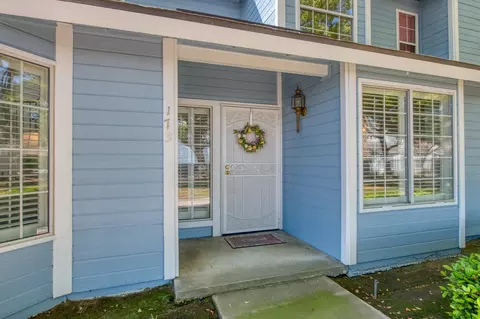 173 W Pilgrim Ln, Clovis, CA 93612