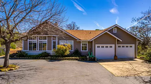 30086 N Dome Dr, Coarsegold, CA 93614