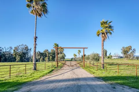 13840 E Shepherd Ave, Clovis, CA 93619