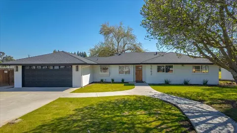 5662 N Mccall Ave, Clovis, CA 93619