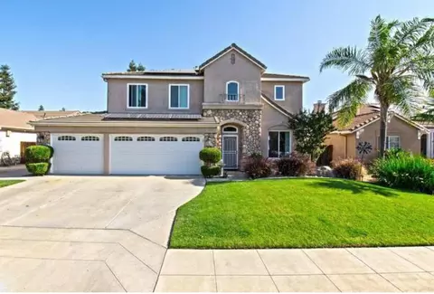 2674 E Skyview Ave E, Fresno, CA 93720