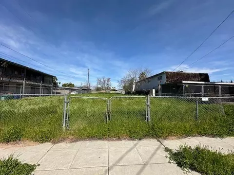 4333 E Clay Ave, Fresno, CA 93703