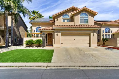 230 Lake Dr, Lemoore, CA 93245