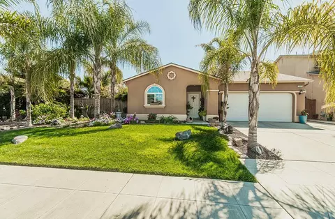 13033 Aspen St, Parlier, CA 93648