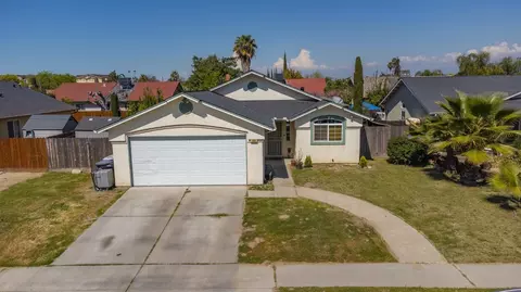 660 Gloria Ave, Sanger, CA 93657
